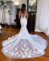 Chic Long Mermaid V-neck Sleeveless Lace Wedding Dress